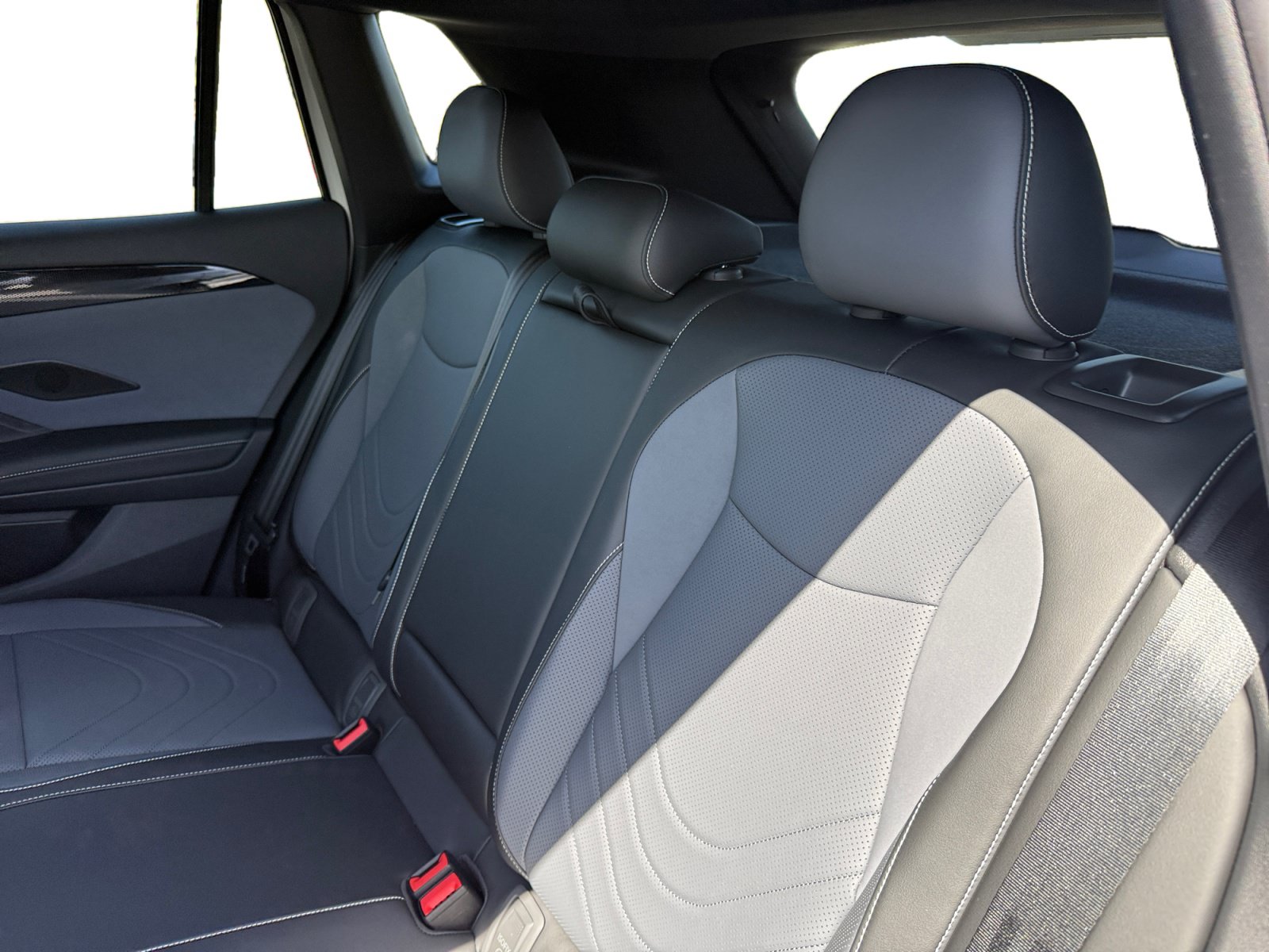 New 2026 Volkswagen Tiguan SE R-Line AWD/4WD image 16