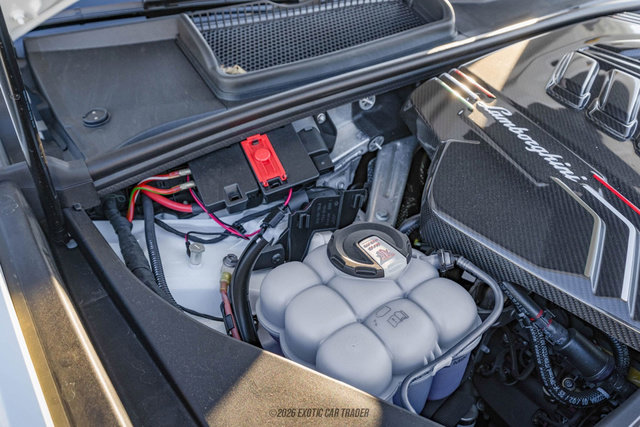 Used 2025 Lamborghini Urus SE image 16