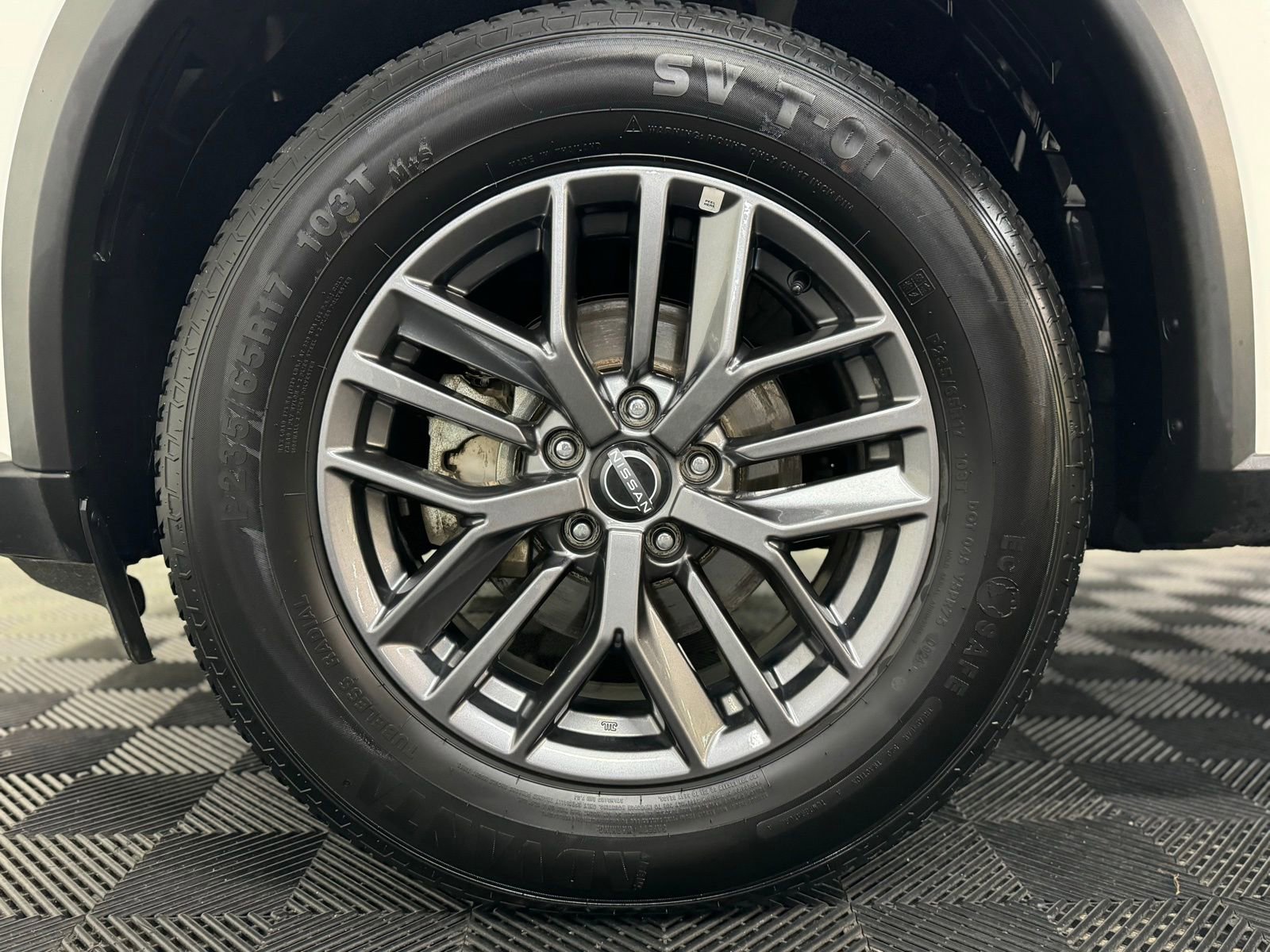 Used 2024 Nissan Rogue S image 8