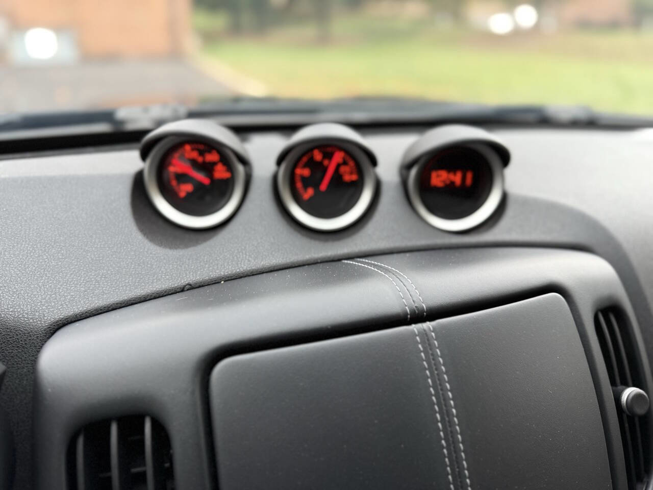 Used 2013 Nissan 370Z Touring RWD image 16