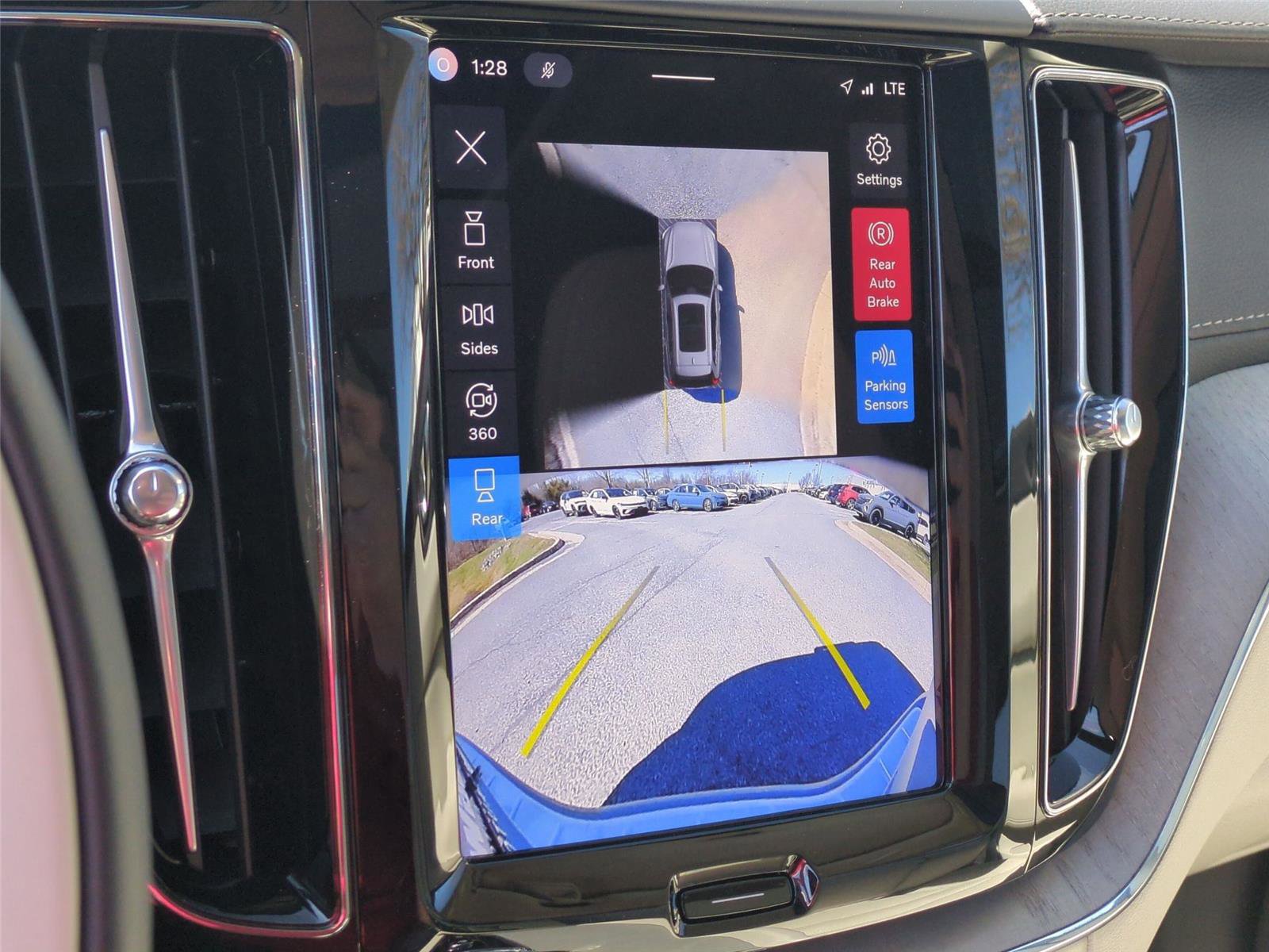 Used 2025 Volvo XC60 T8 Ultra w/ Protection Package Premier image 12