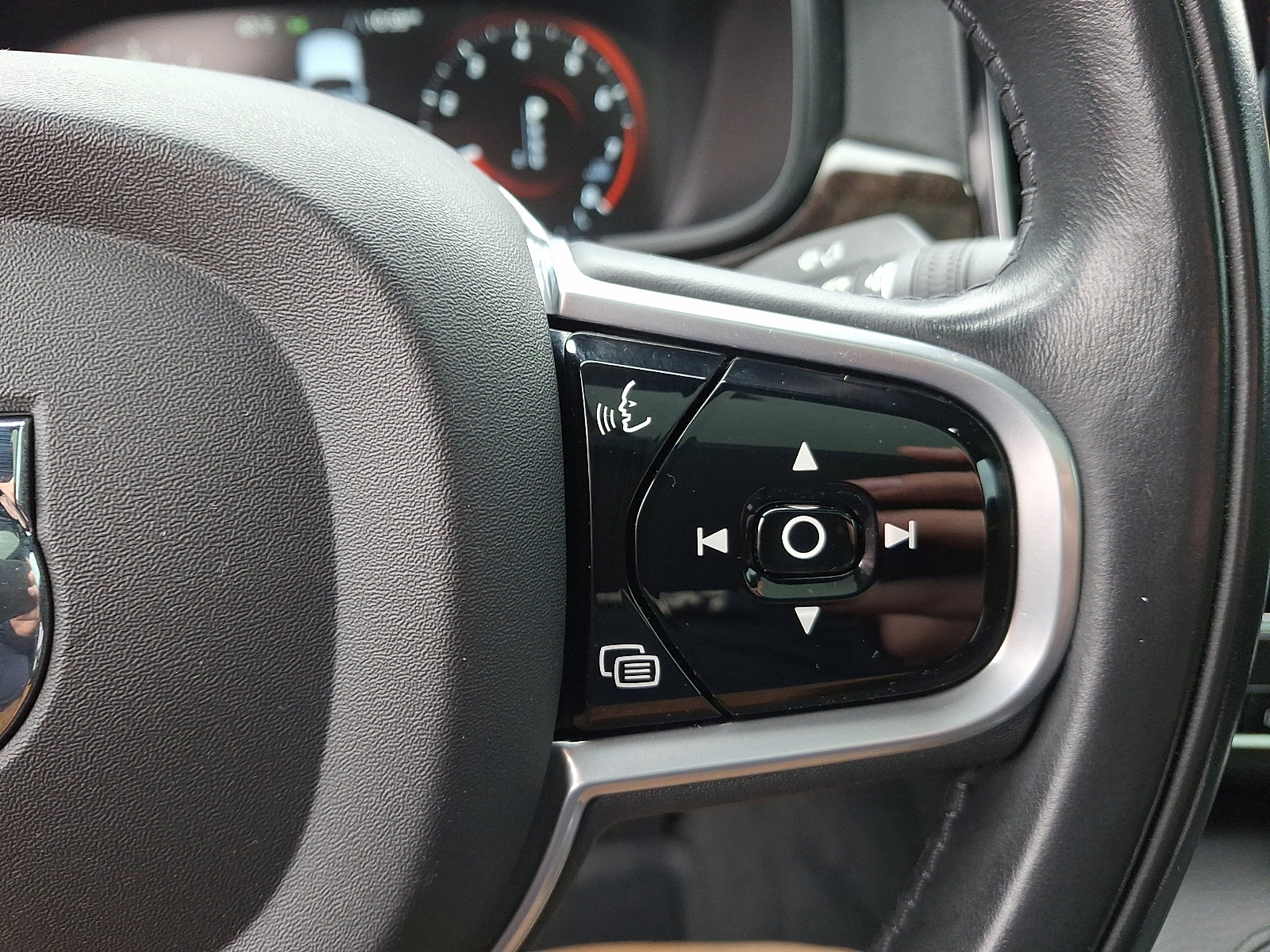 Used 2018 Volvo S90 T5 Momentum w/ Convenience Package image 23