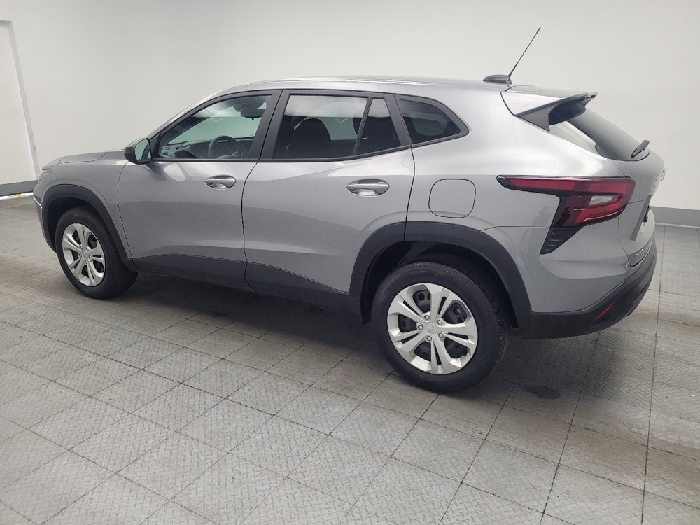 Used 2024 Chevrolet Trax LS w/ Driver Confidence Package FWD image 3