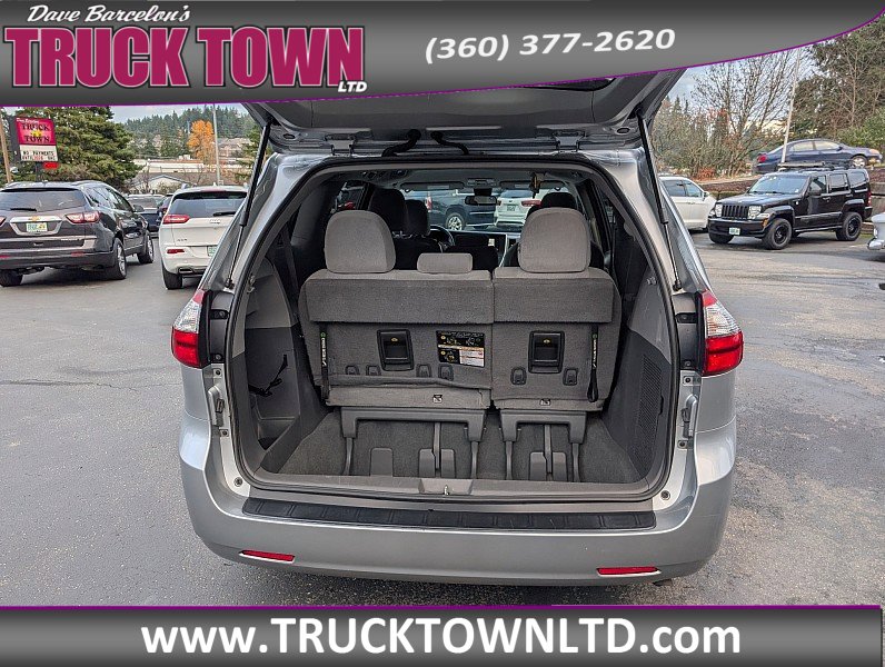 Used 2020 Toyota Sienna LE image 6