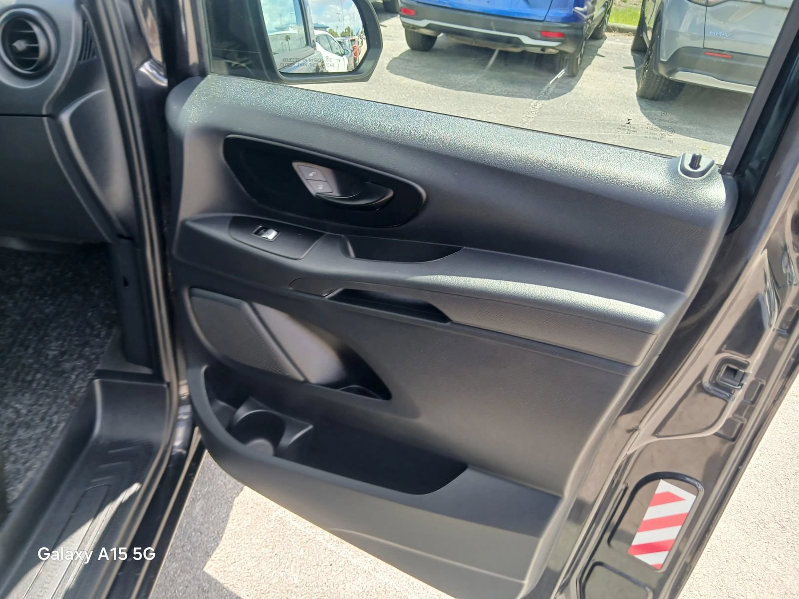 Used 2017 Mercedes-Benz Metris Passenger image 17