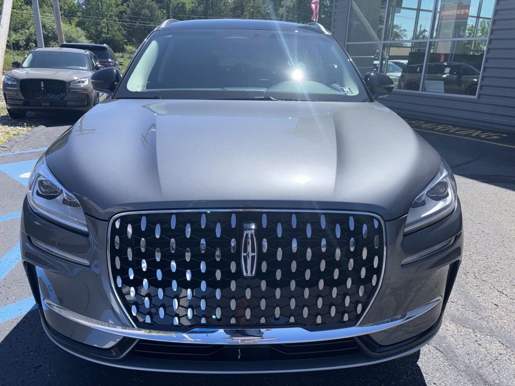 Used 2023 Lincoln Corsair Reserve w/ Equipment Group 201A AWD/4WD image 2