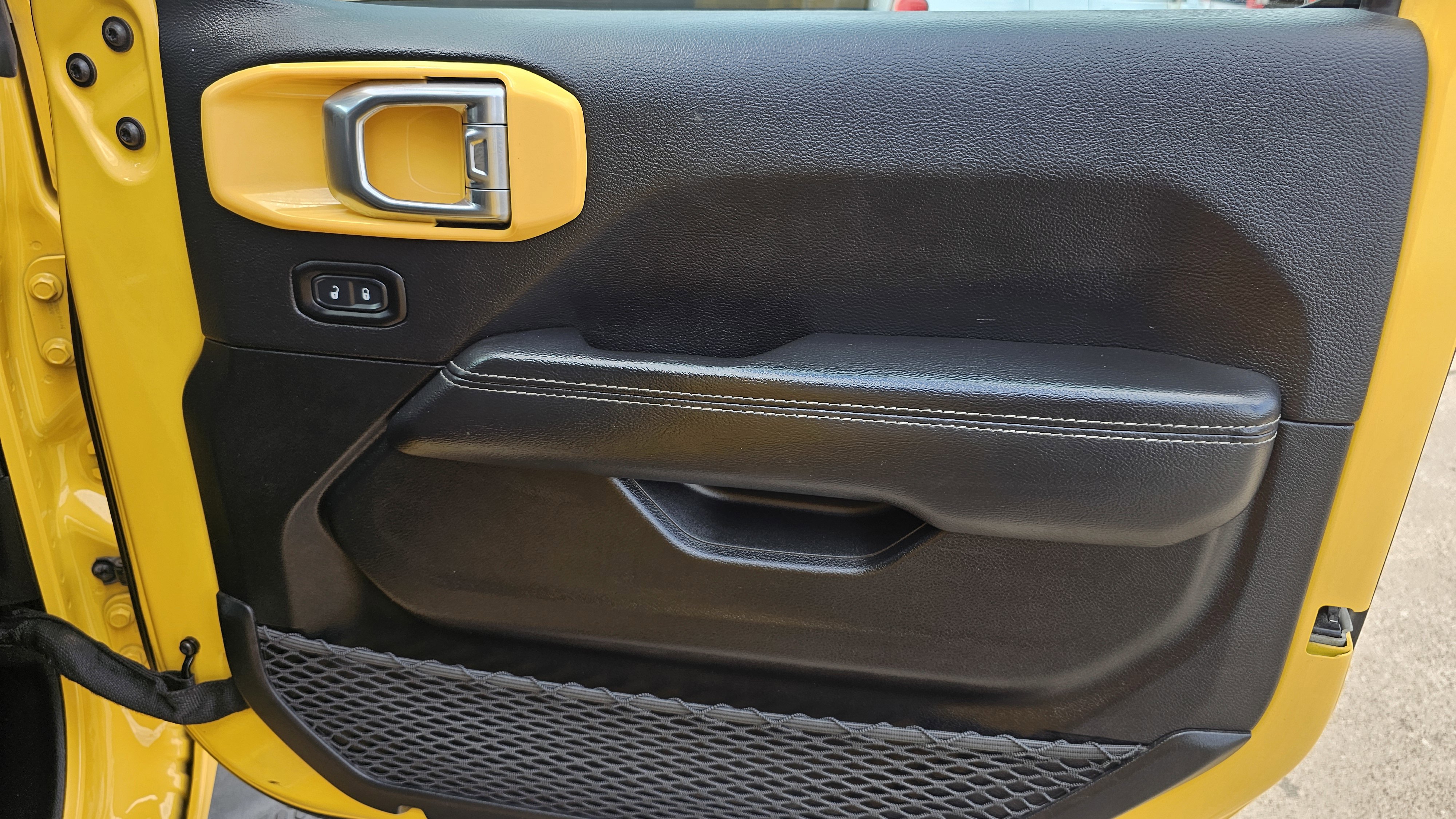 Used 2021 Jeep Wrangler Unlimited Sahara image 32