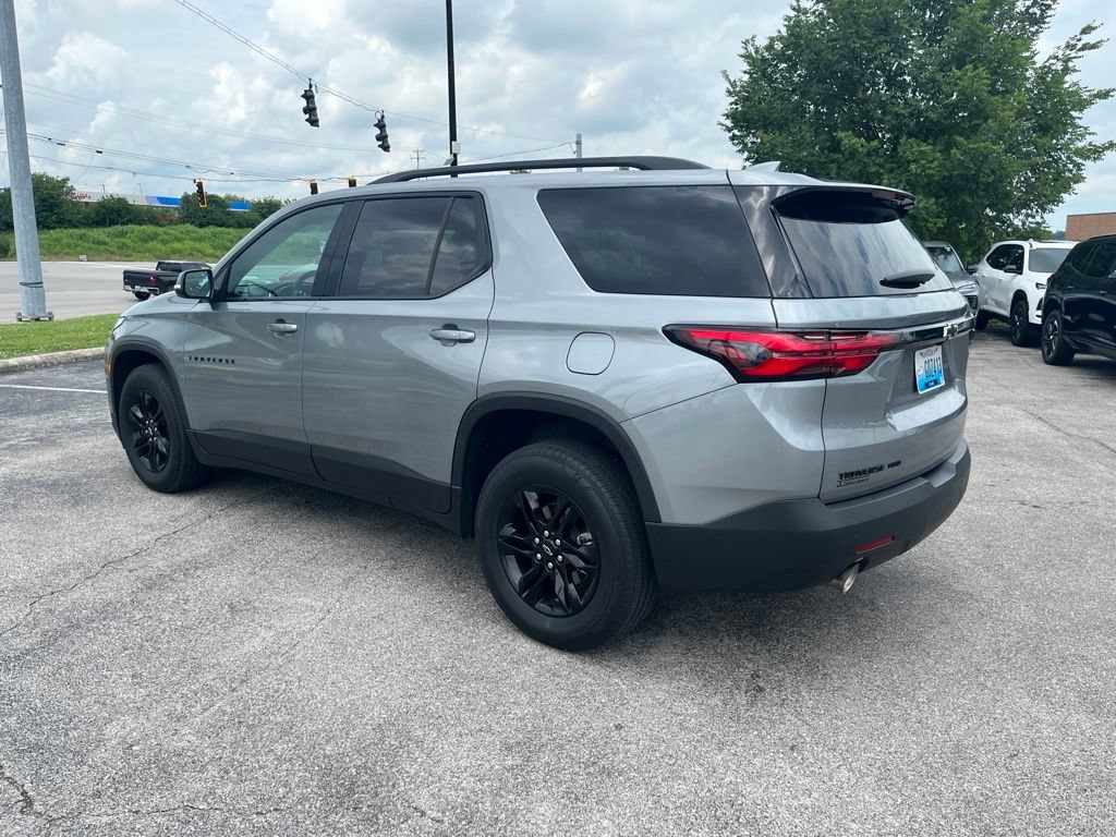 Used 2023 Chevrolet Traverse LT w/ Midnight/Sport Edition AWD/4WD image 4