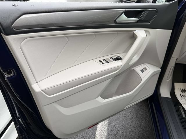 Used 2024 Volkswagen Tiguan SE AWD/4WD image 16