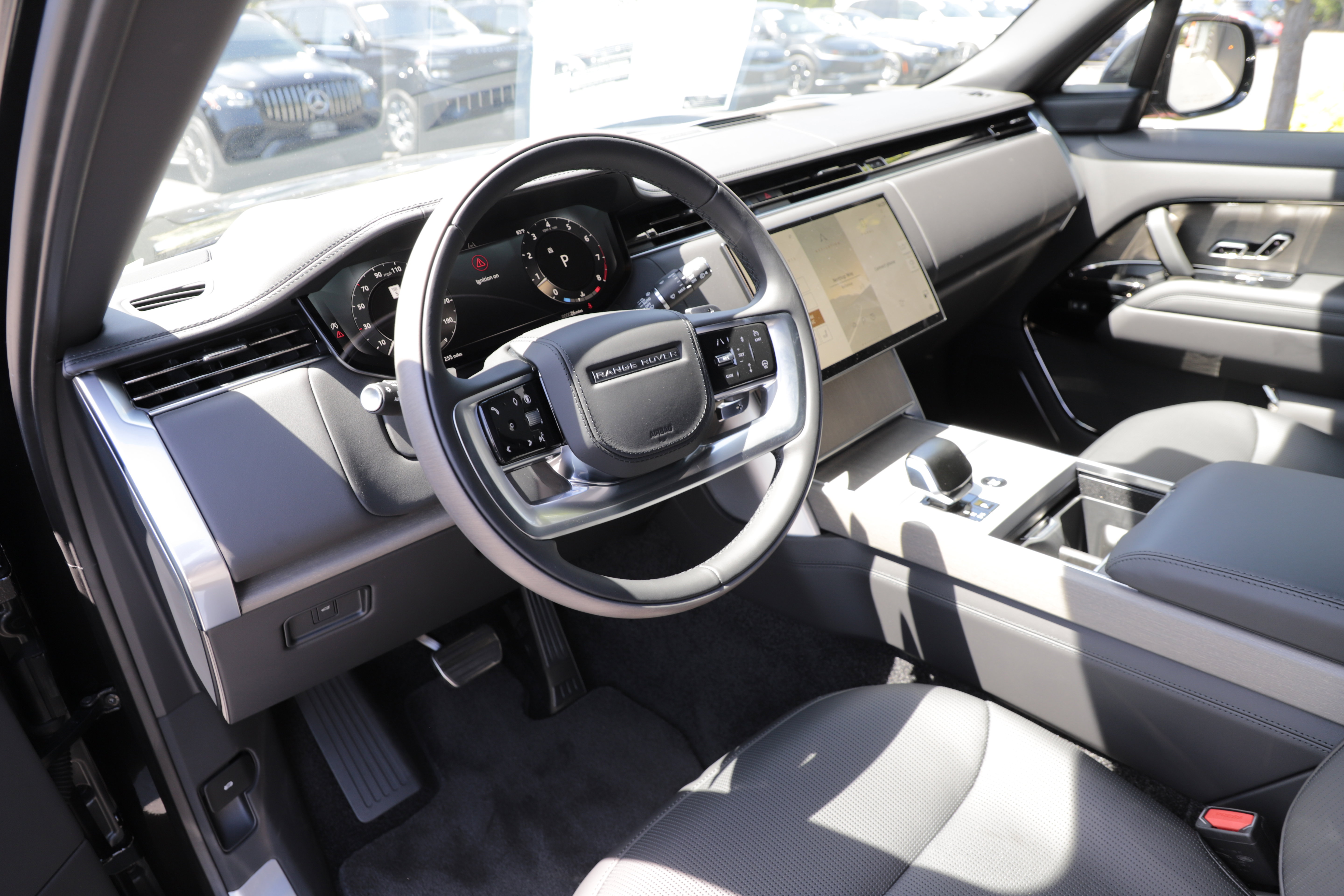 New 2026 Land Rover Range Rover SV AWD/4WD image 18