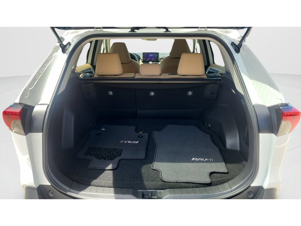 Certified 2025 Toyota RAV4 LE FWD image 9