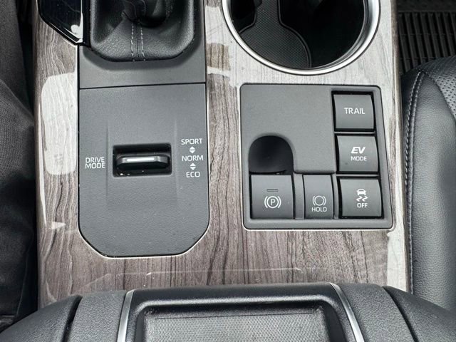 Used 2024 Toyota Highlander Platinum image 34