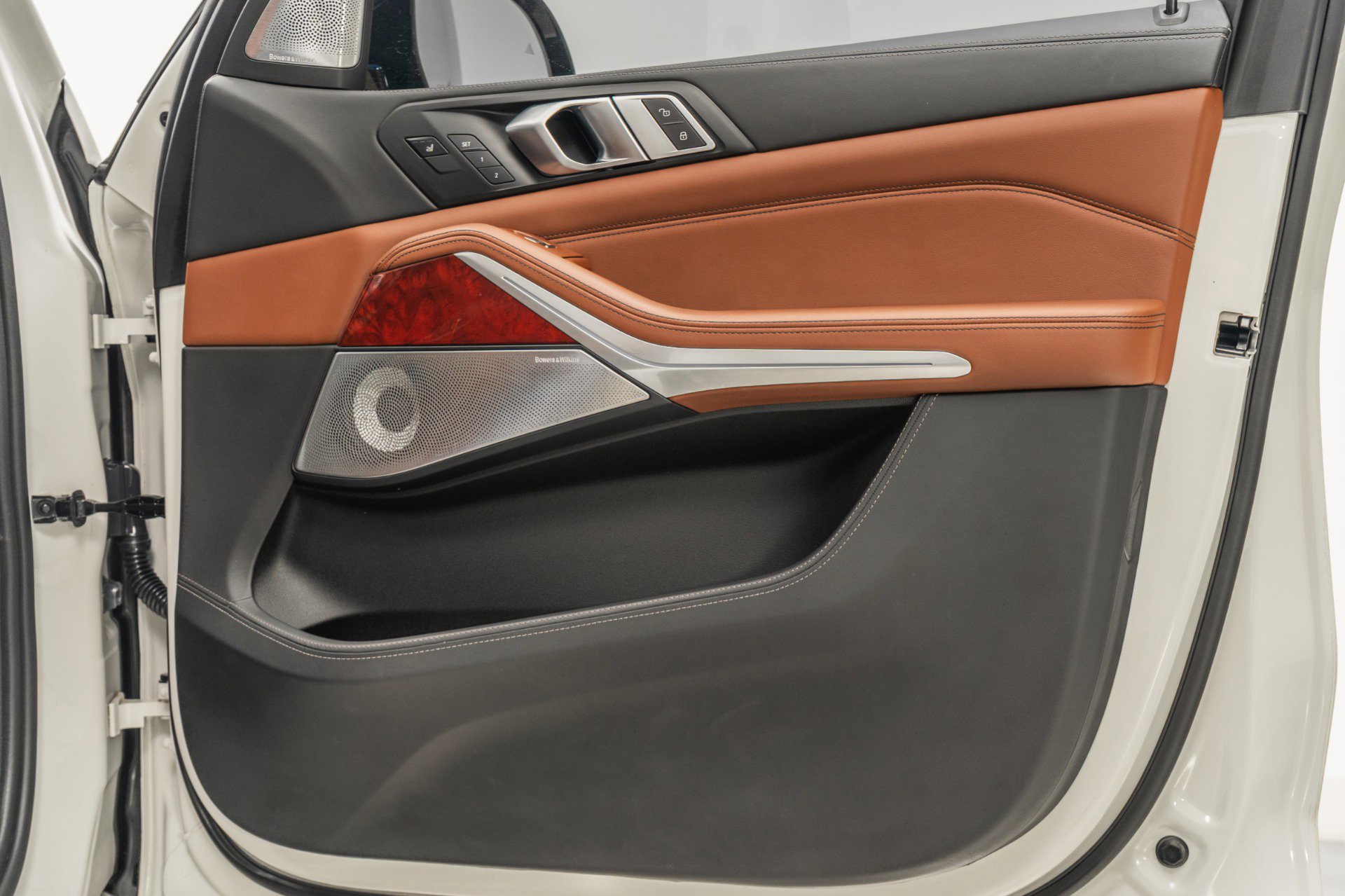 Used 2024 BMW ALPINA XB7 image 42