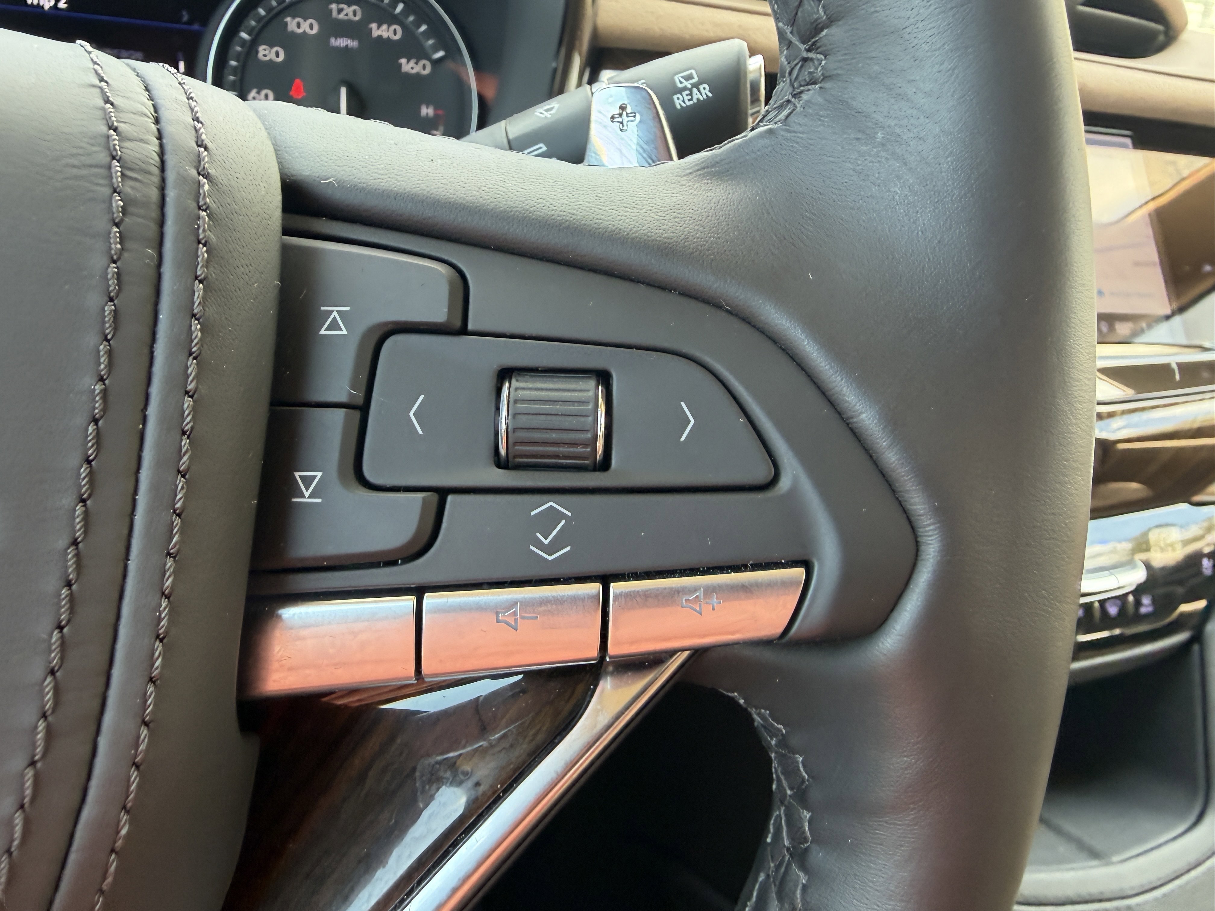 Certified 2025 Cadillac XT6 Sport w/ Platinum Package image 30