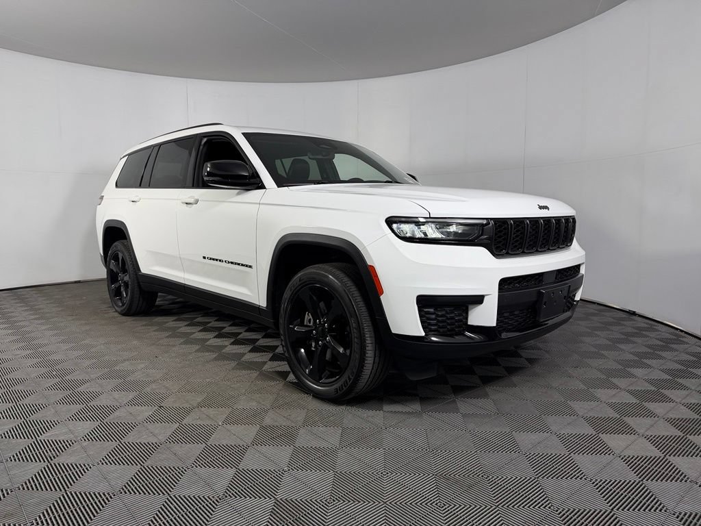 Certified 2022 Jeep Grand Cherokee L Laredo RWD image 4