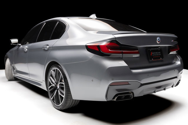 Used 2023 BMW M550i xDrive w/ Executive Package image 17