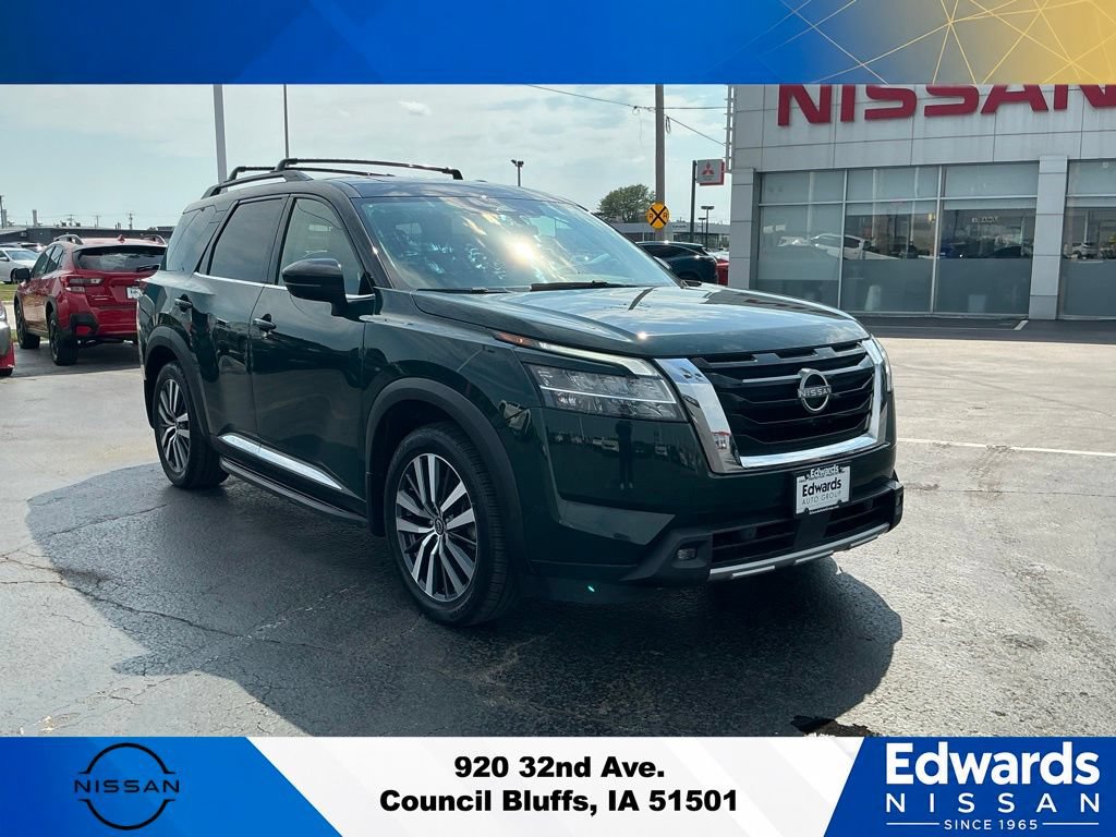 Used 2022 Nissan Pathfinder Platinum w/ Lighting Package (N93) AWD/4WD image 2