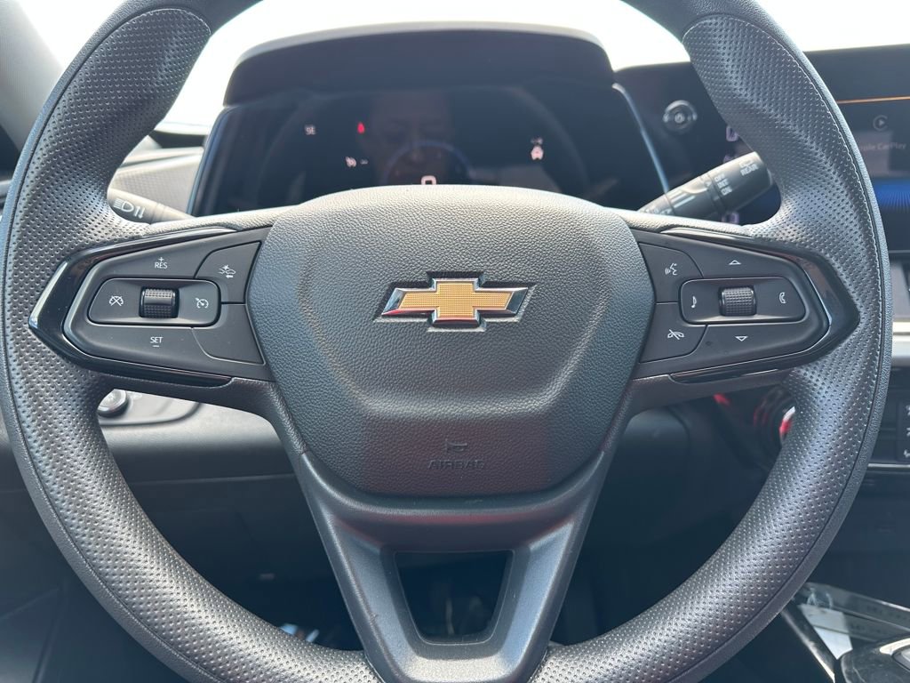 Used 2025 Chevrolet Trax LT FWD image 27