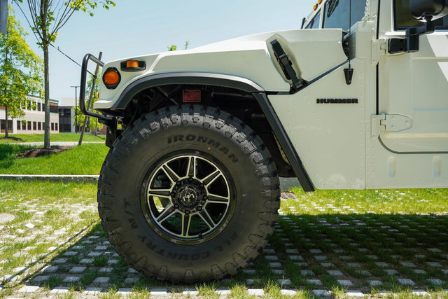 Used 1995 HUMMER H1 4-Door Wagon image 4