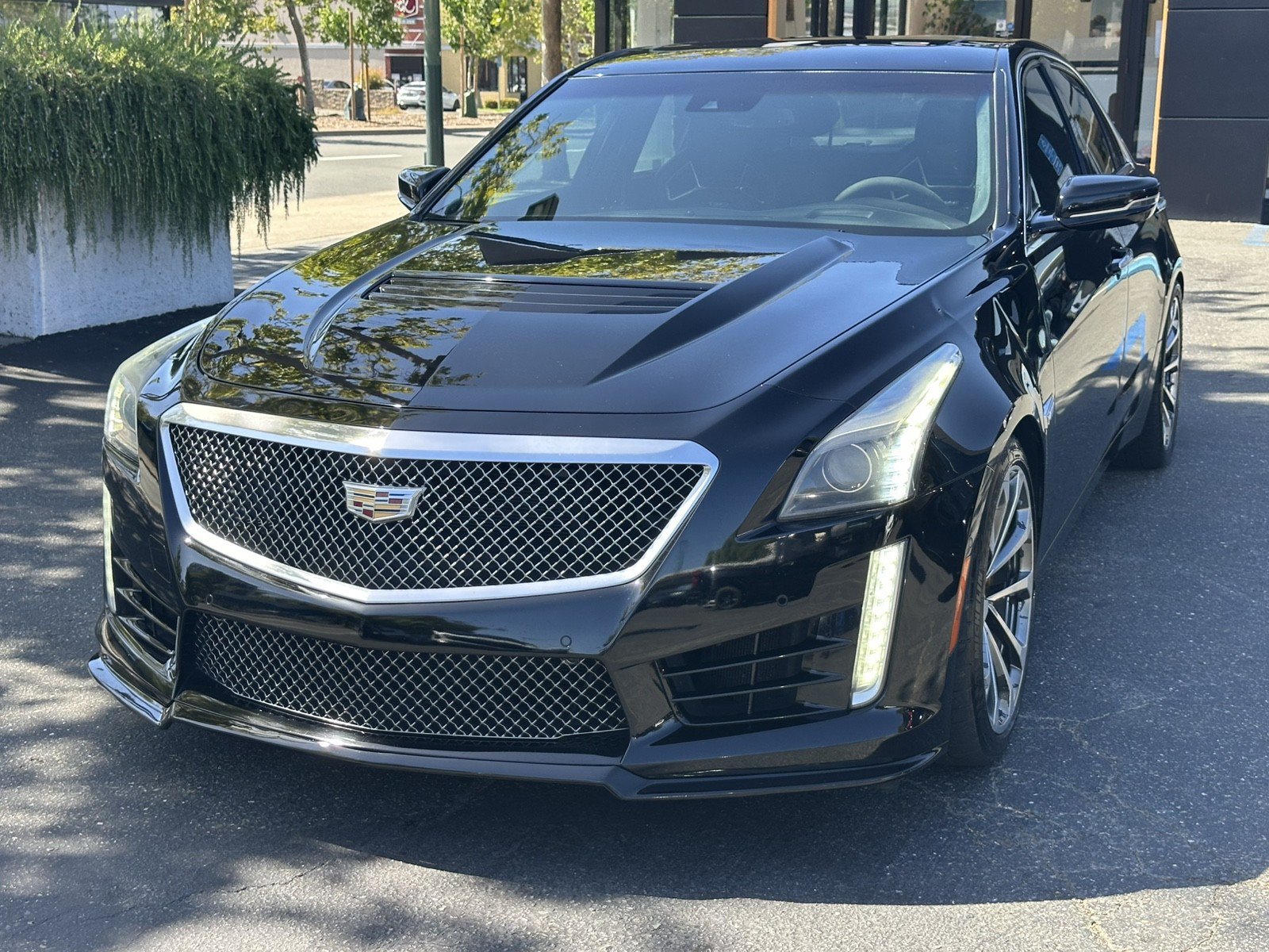 Used 2016 Cadillac CTS V Sedan w/ Luxury Package RWD image 4