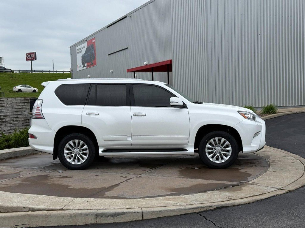 Used 2019 Lexus GX 460 Premium AWD/4WD image 2