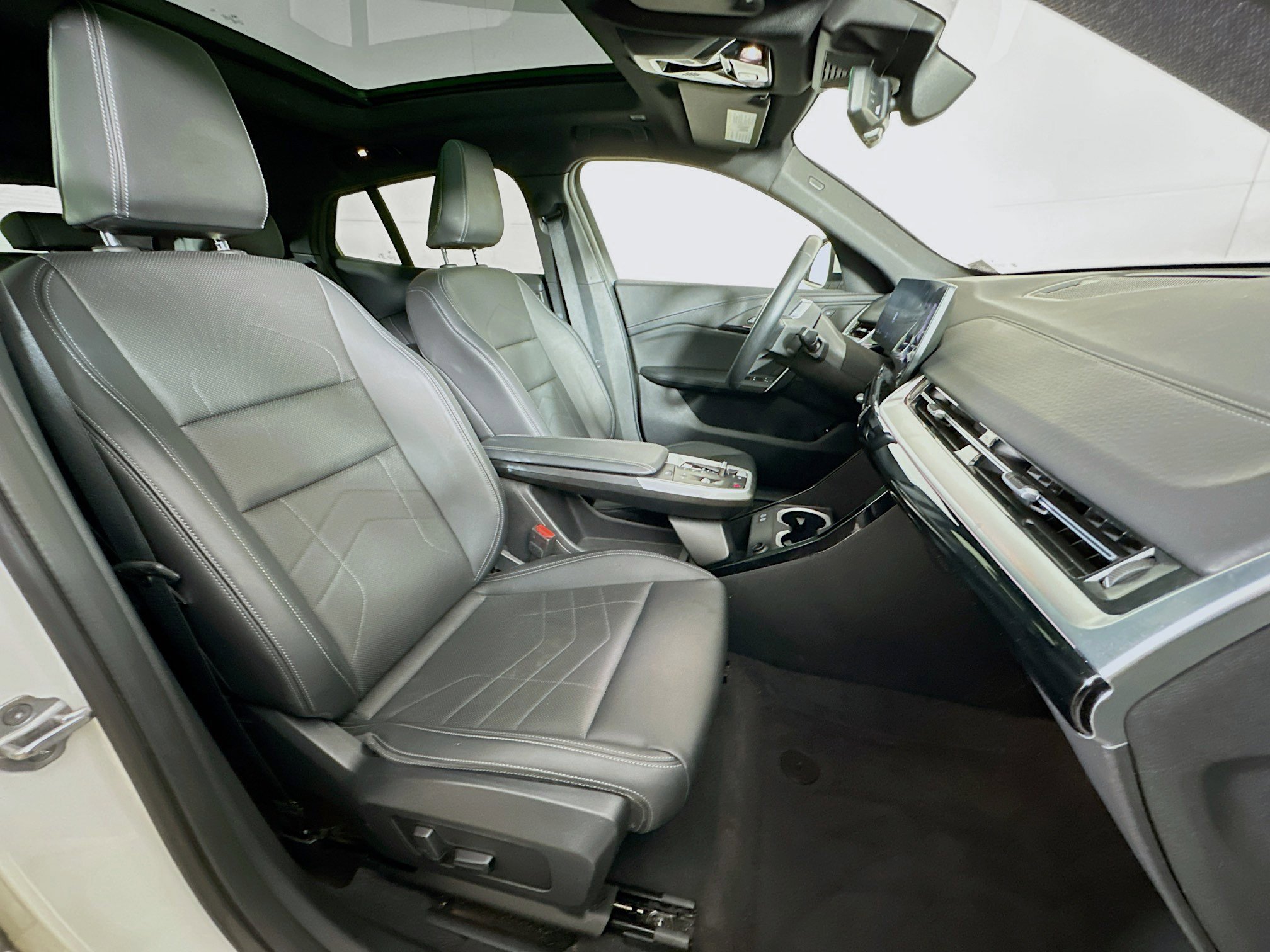 Used 2025 BMW X2 xDrive28i image 31