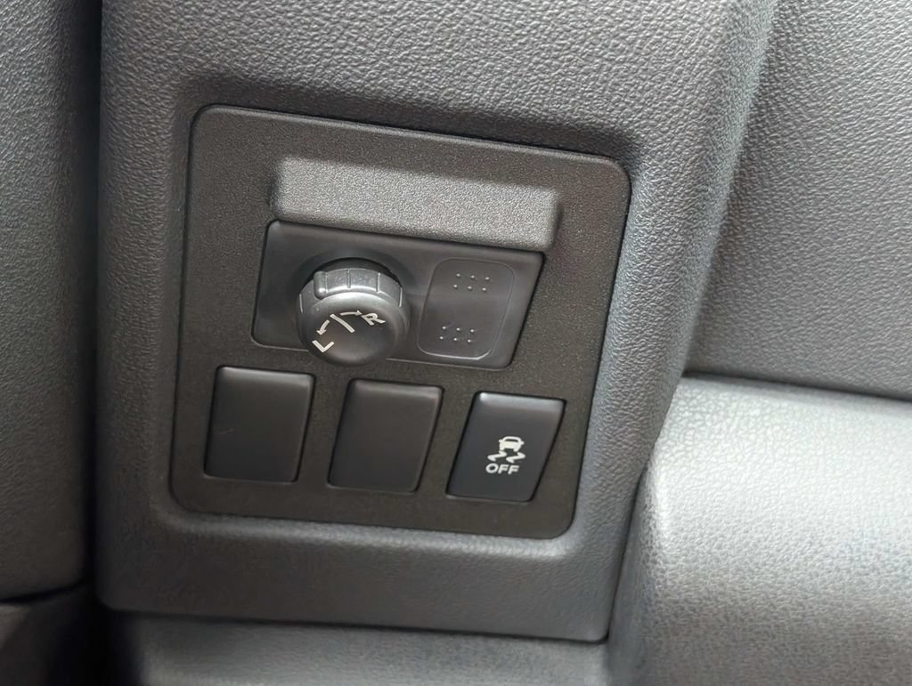 Used 2013 Nissan Rogue S w/ Special Edition Pkg FWD image 32