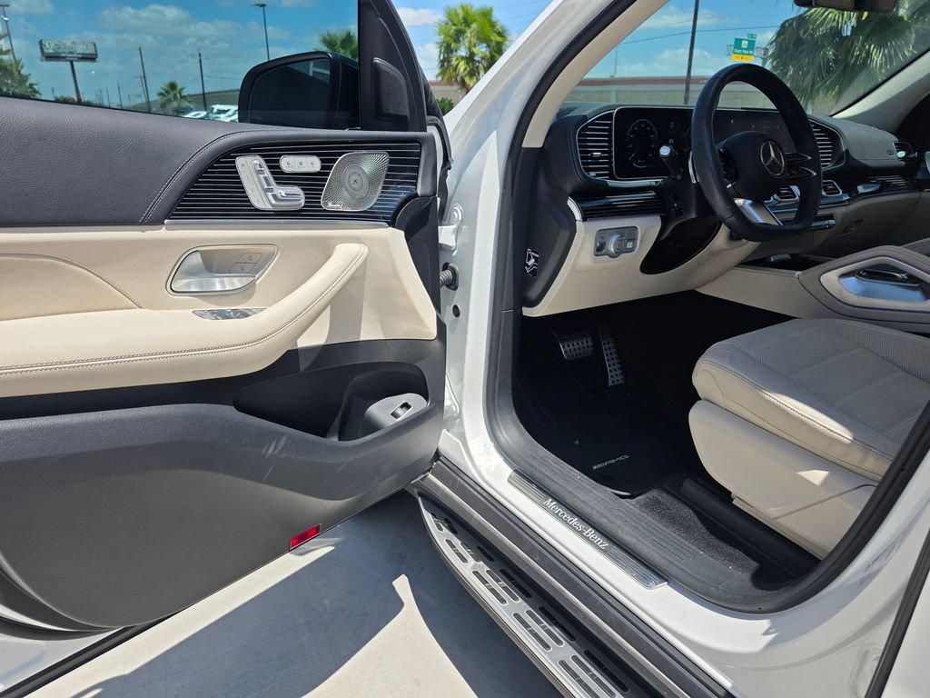 Certified 2024 Mercedes-Benz GLS 580 4MATIC image 10