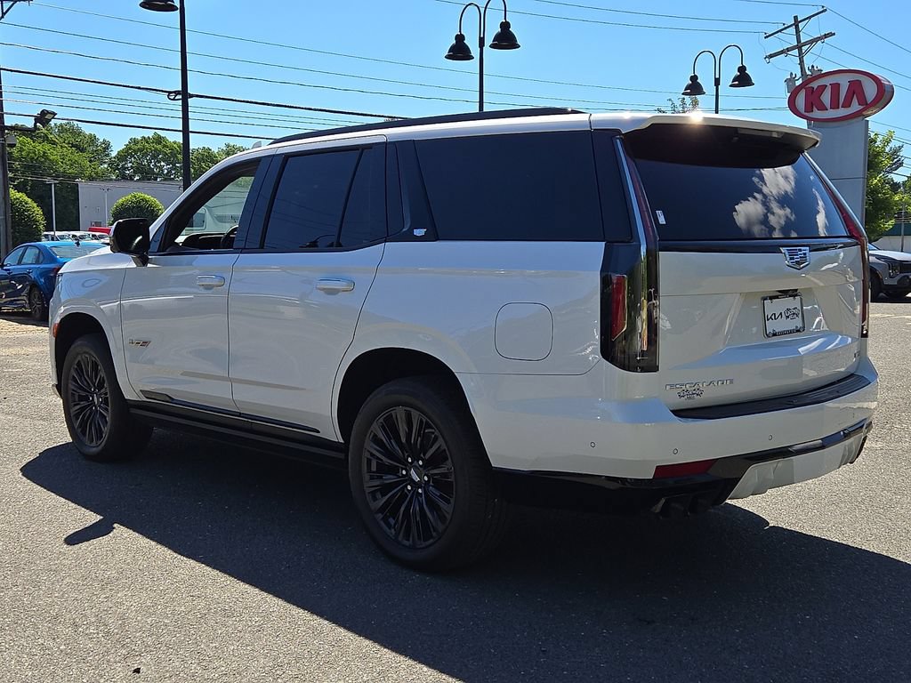 Used 2023 Cadillac Escalade V w/ LPO, ONYX Package AWD/4WD image 4