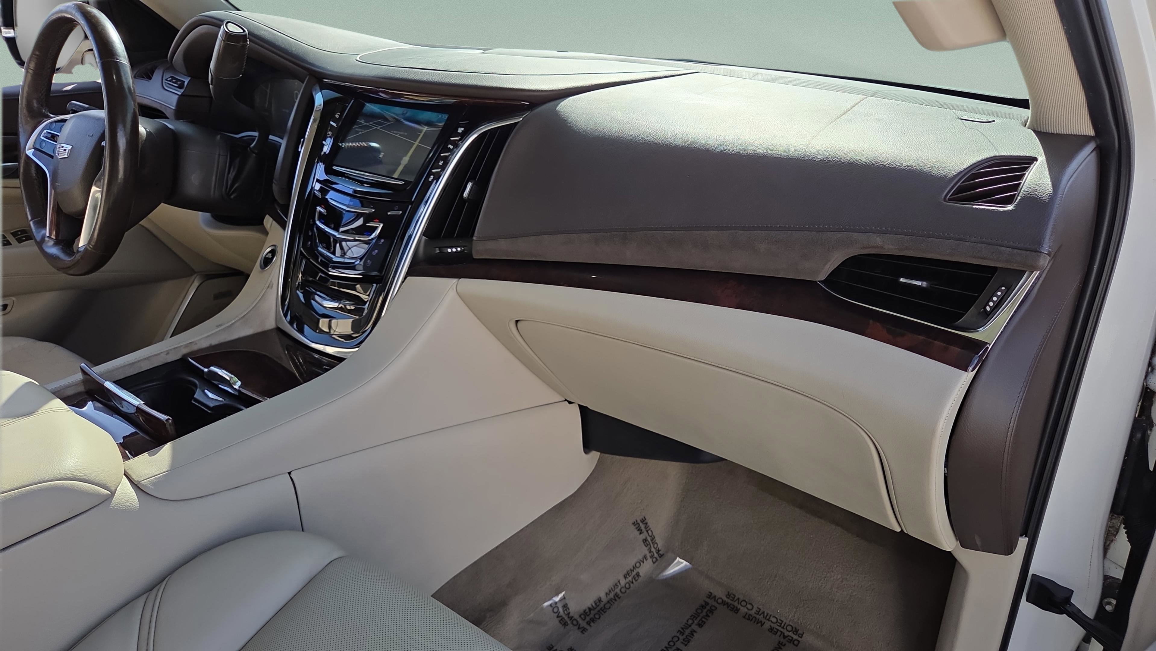 Used 2015 Cadillac Escalade Luxury image 17