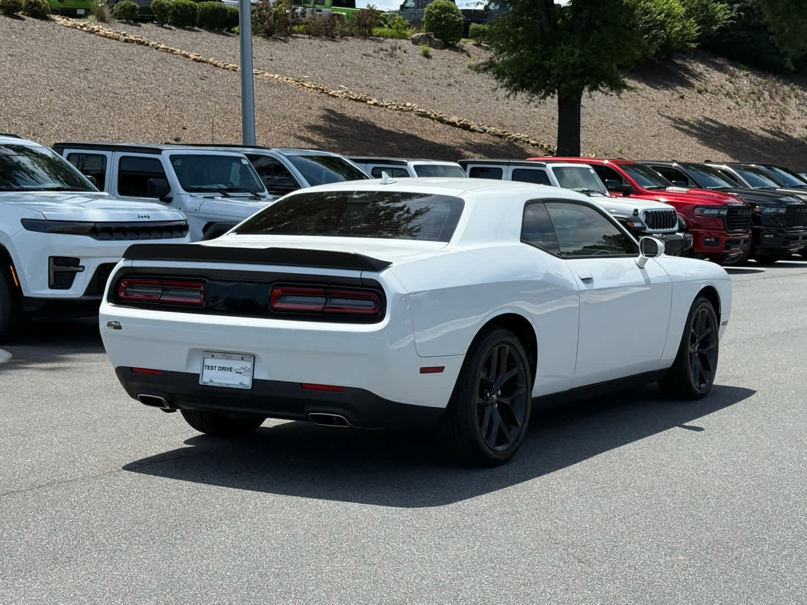 Used 2022 Dodge Challenger SXT w/ Plus Package RWD image 6
