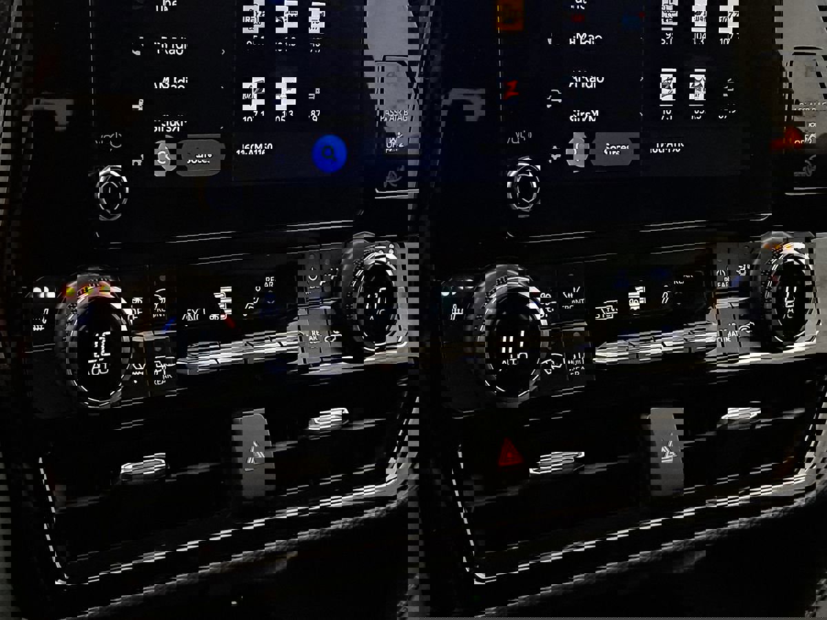 Used 2024 Toyota Highlander XSE image 24