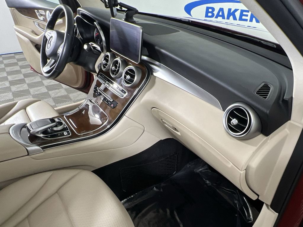 Used 2019 Mercedes-Benz GLC 300 4MATIC image 28