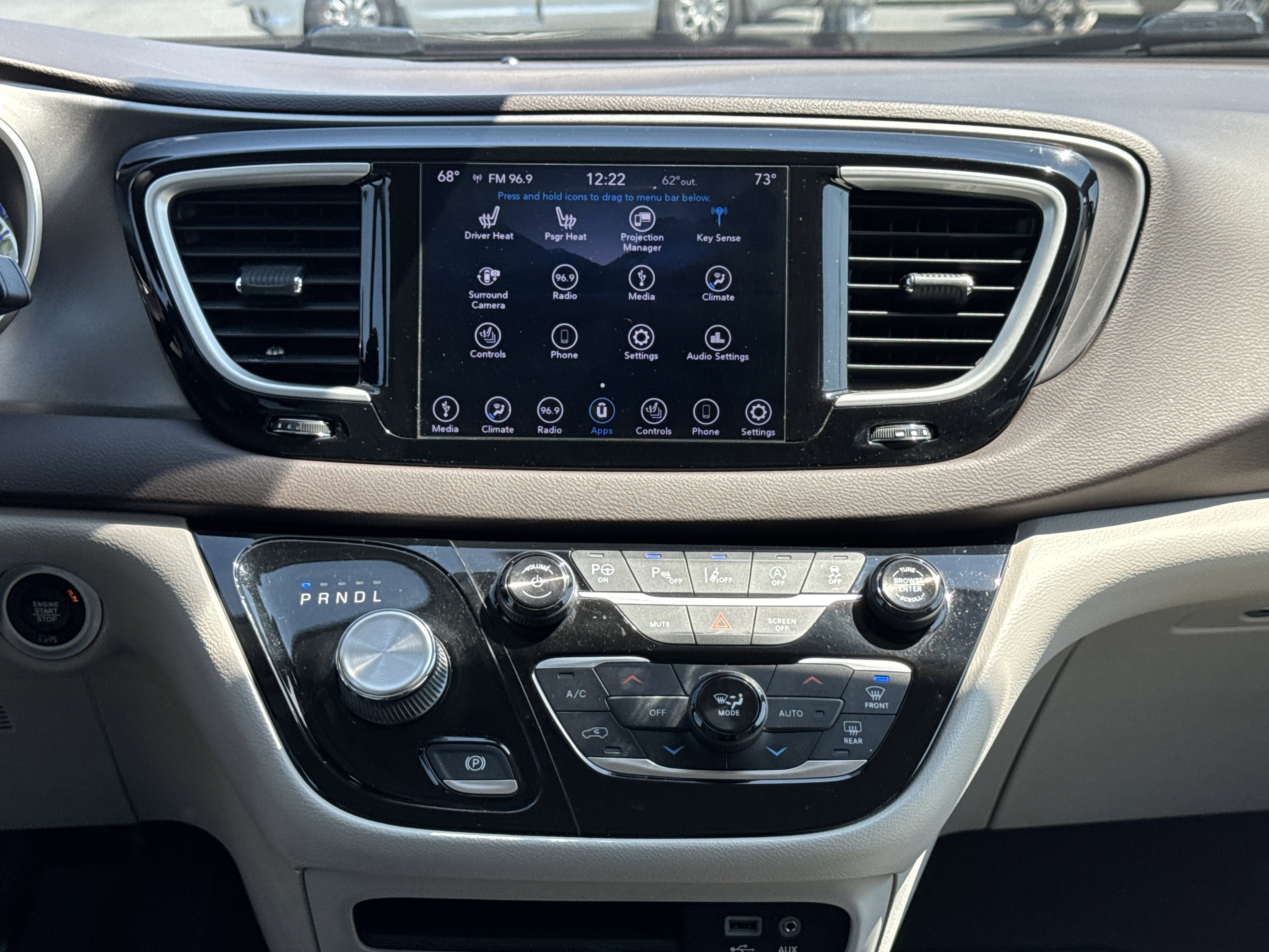 Used 2018 Chrysler Pacifica Touring-L w/ Advanced Safetytec Group image 10