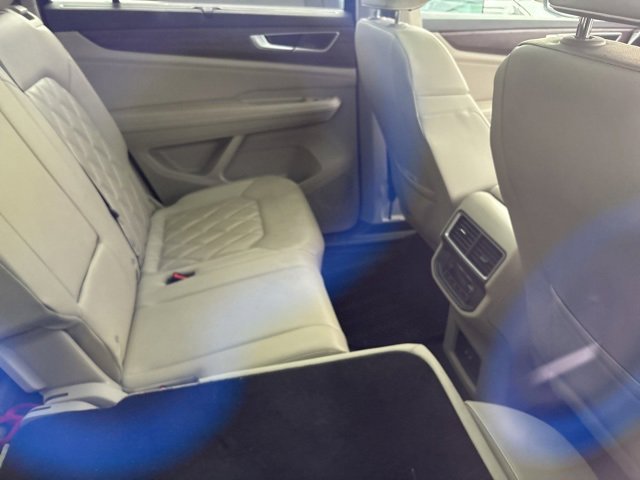 Used 2024 Volkswagen Atlas SEL Premium R-Line image 8