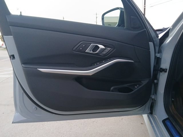 New 2026 BMW 330i Sedan w/ M Sport Package RWD image 19