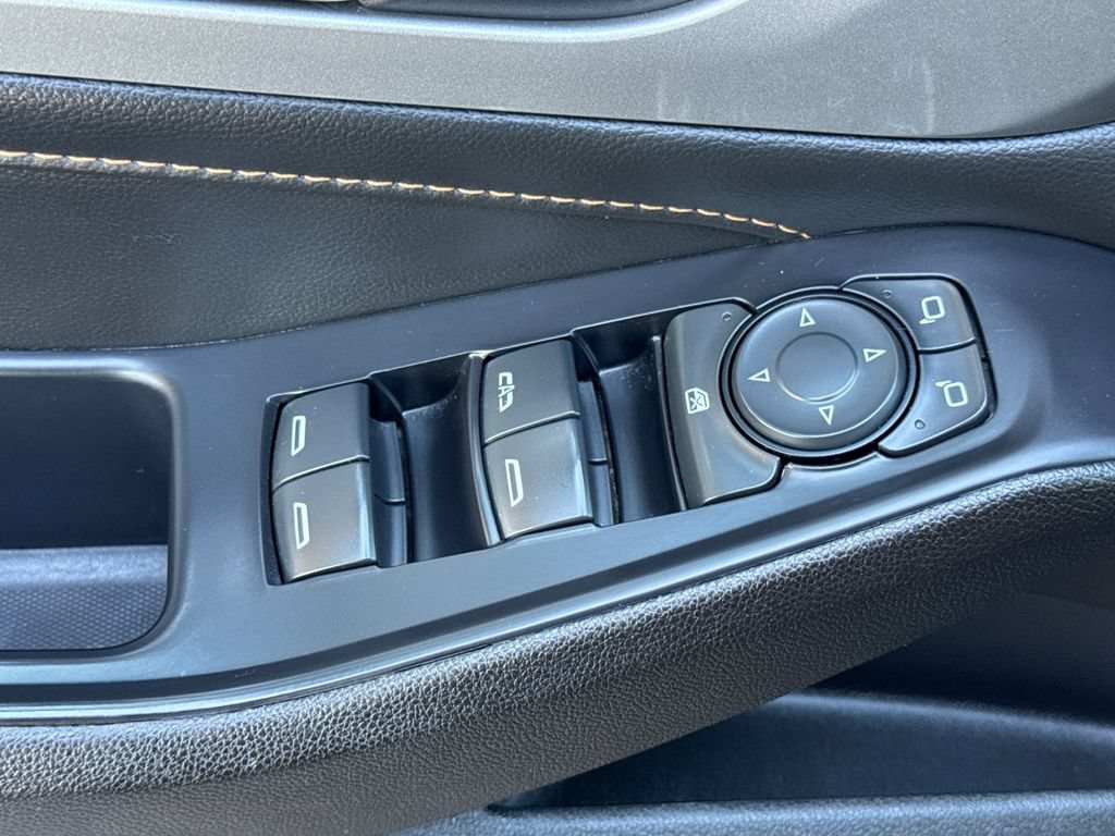 Used 2021 Chevrolet Traverse LT FWD image 11