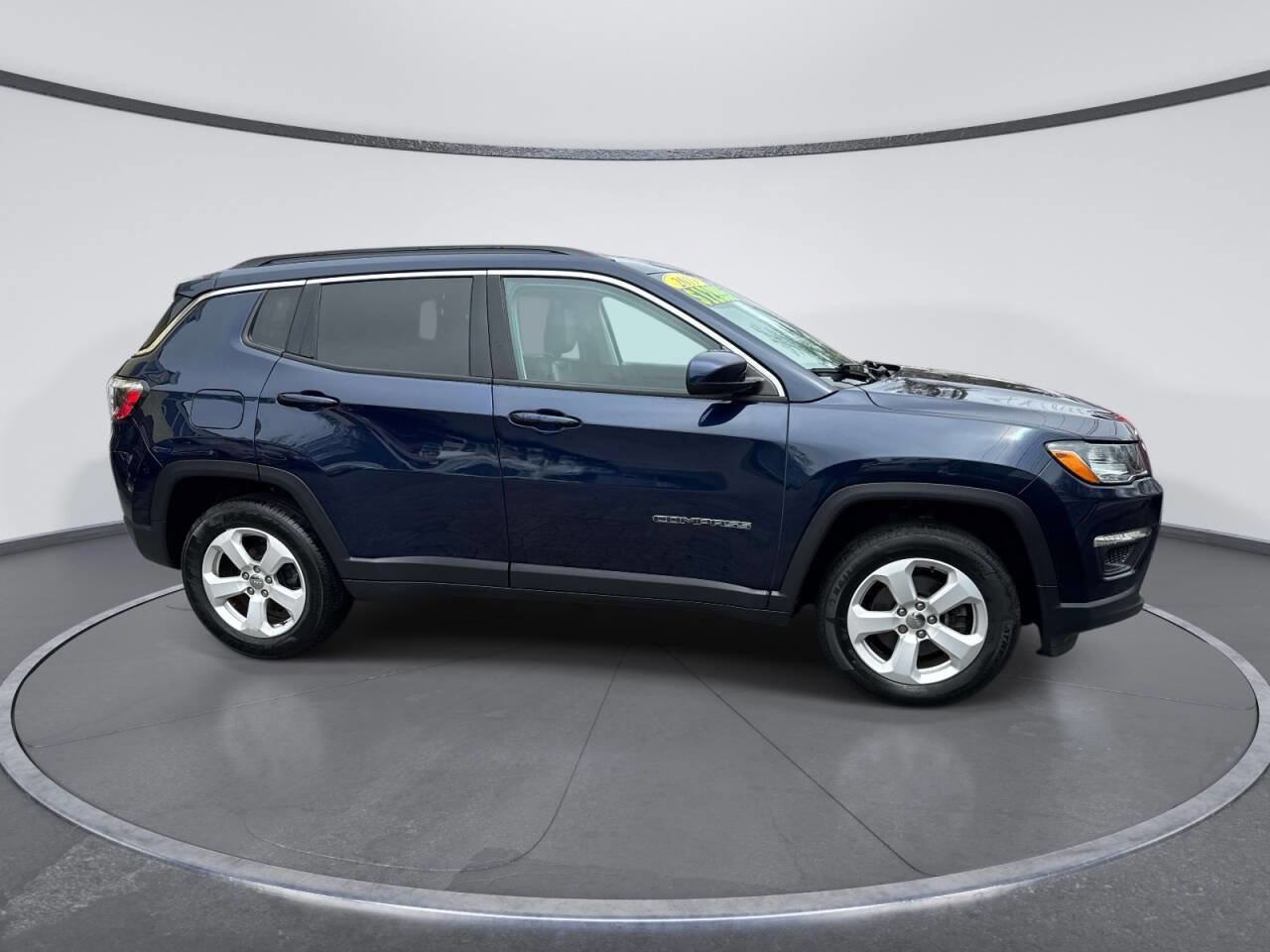 Used 2019 Jeep Compass Latitude w/ Cold Weather Group image 6