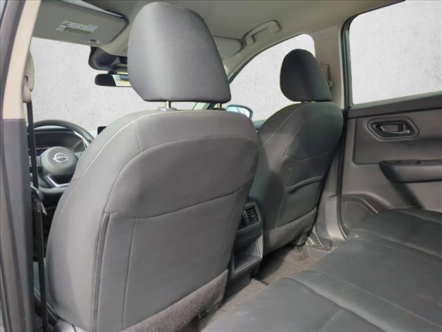 Used 2024 Nissan Rogue S image 18