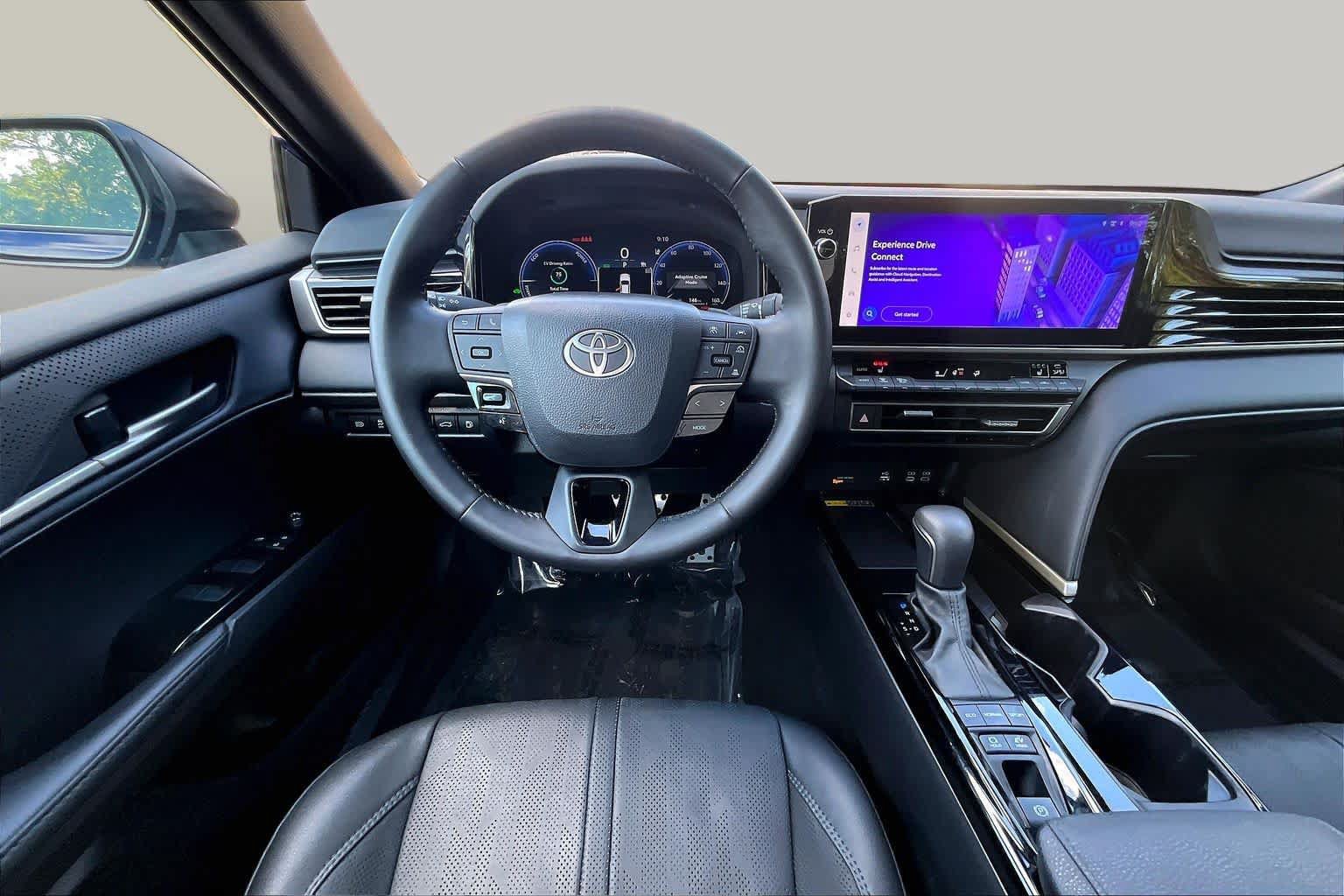 Used 2025 Toyota Camry XSE FWD image 6