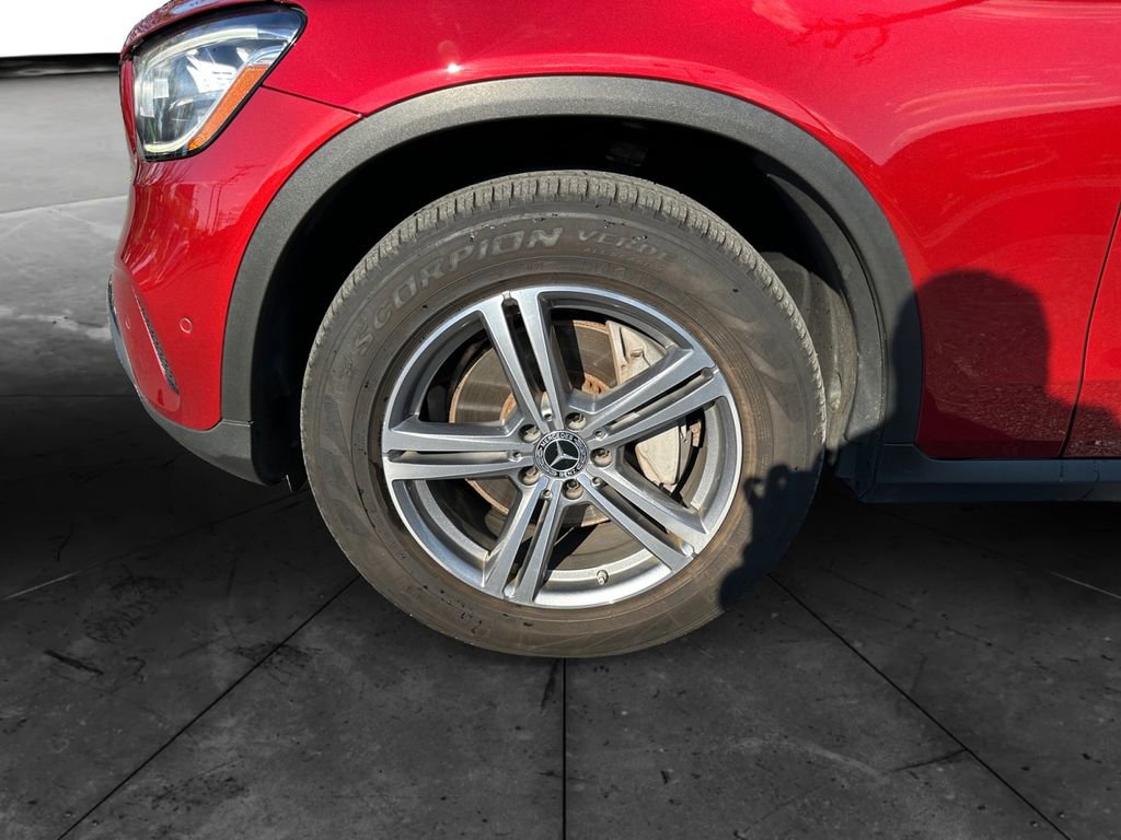 Used 2021 Mercedes-Benz GLC 300 4MATIC w/ Premium Package image 14