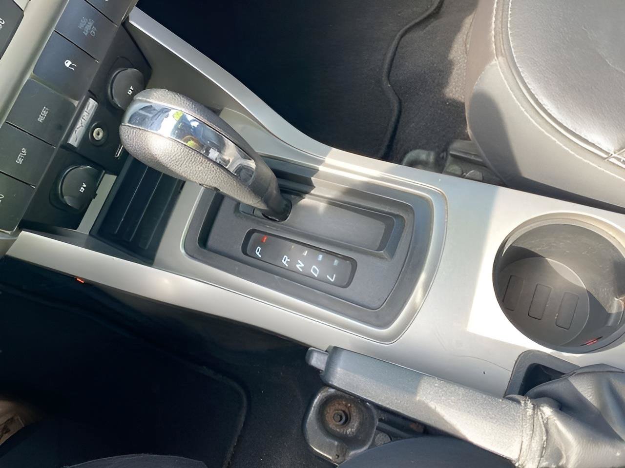 Used 2009 Ford Focus SEL FWD image 39