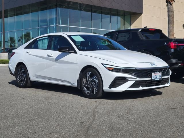 Certified 2025 Hyundai Elantra SEL image 27