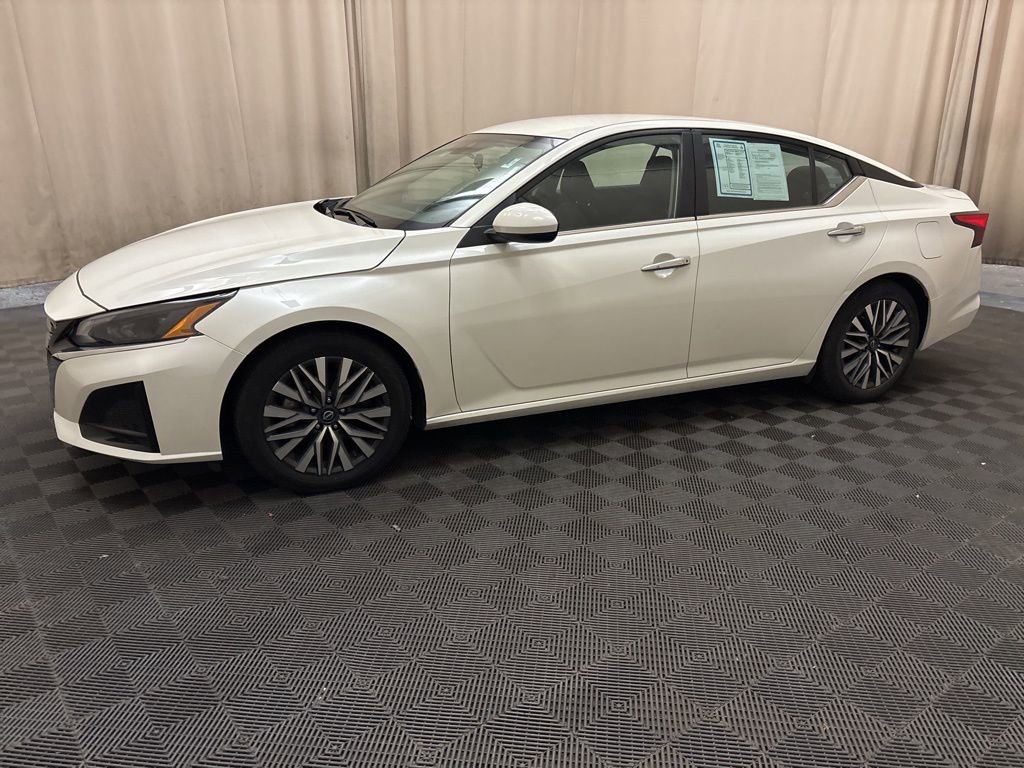 Used 2023 Nissan Altima 2.5 SV image 8