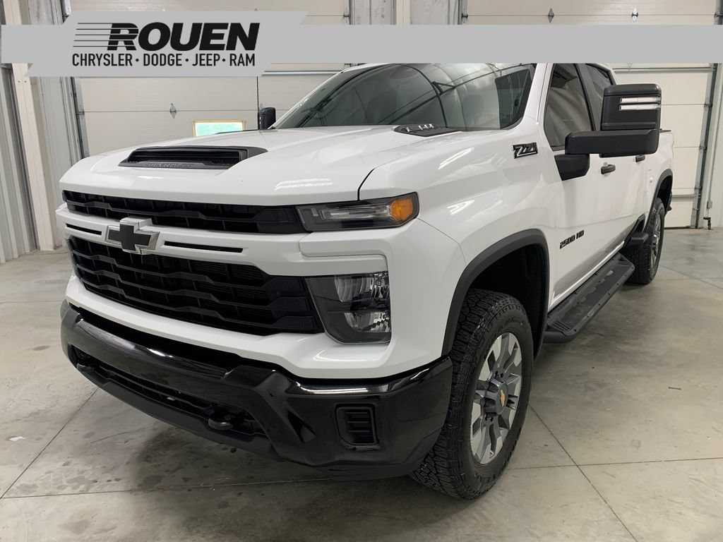Used 2024 Chevrolet Silverado 2500 Custom w/ Custom Convenience Package AWD/4WD image 1