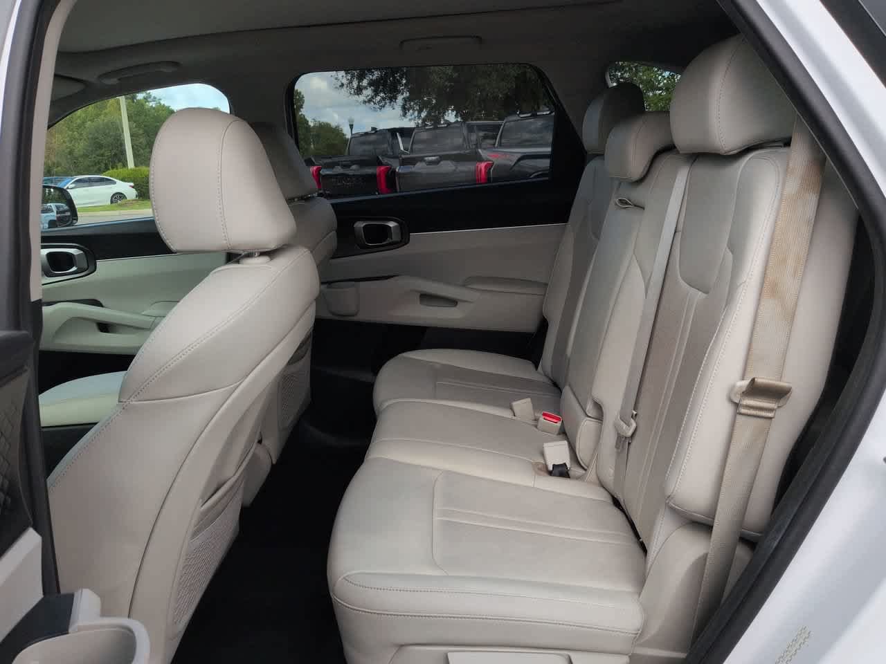 Used 2023 Kia Sorento S w/ Panoramic Sunroof Package FWD image 14