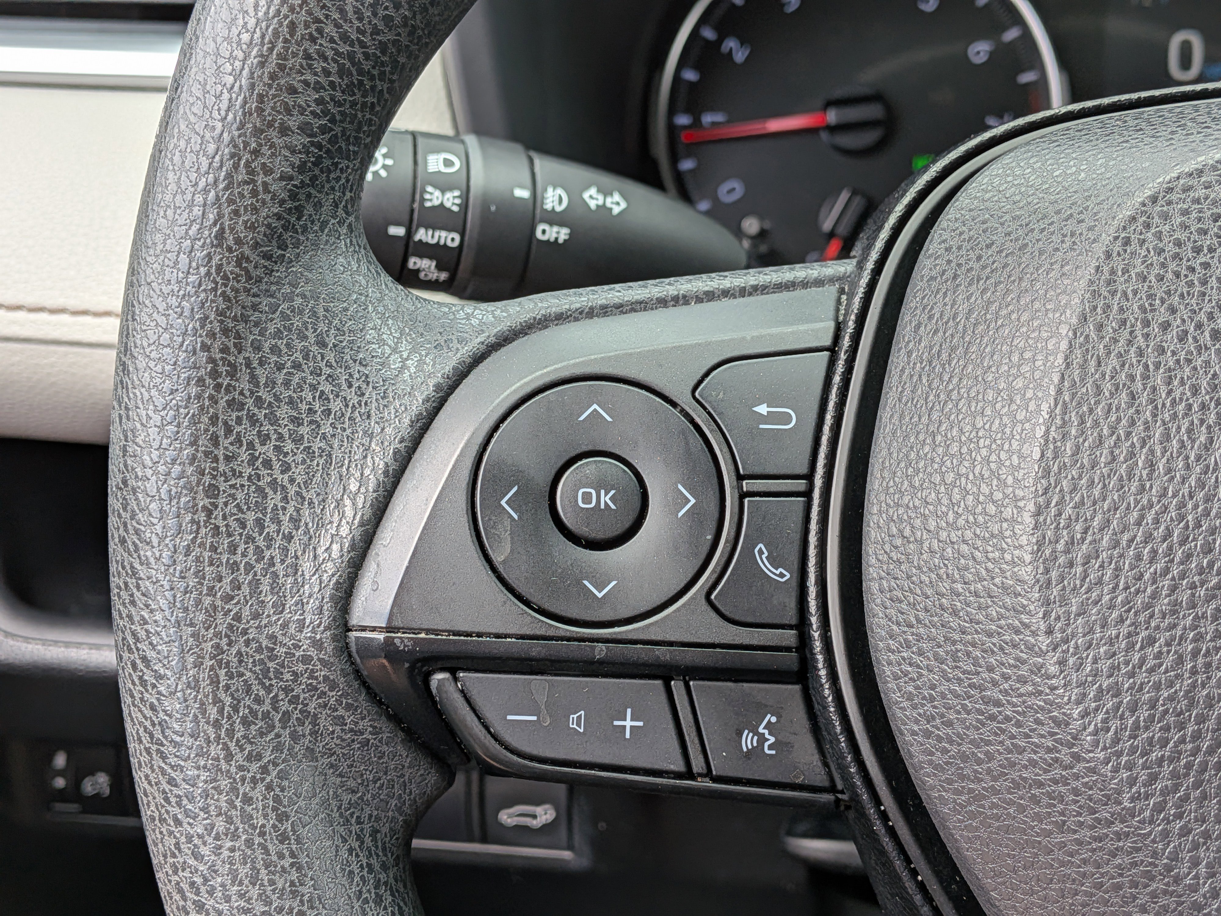 Used 2019 Toyota RAV4 XLE w/ Convenience Package image 26