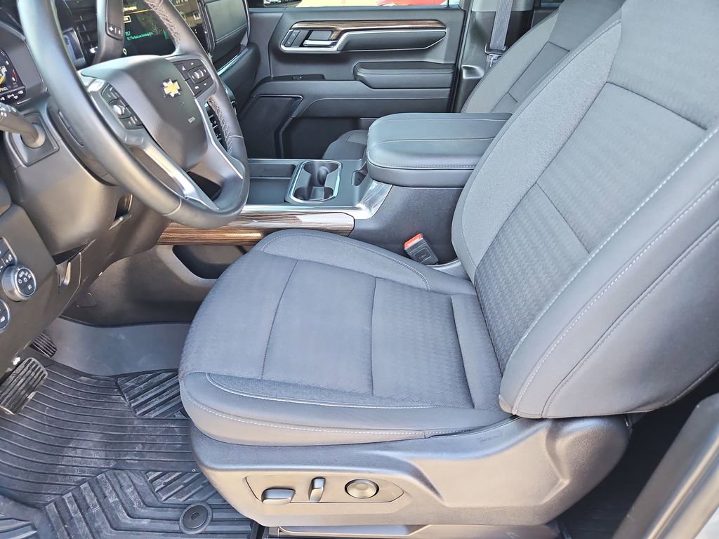 Used 2024 Chevrolet Silverado 3500 LT w/ Convenience Package image 14