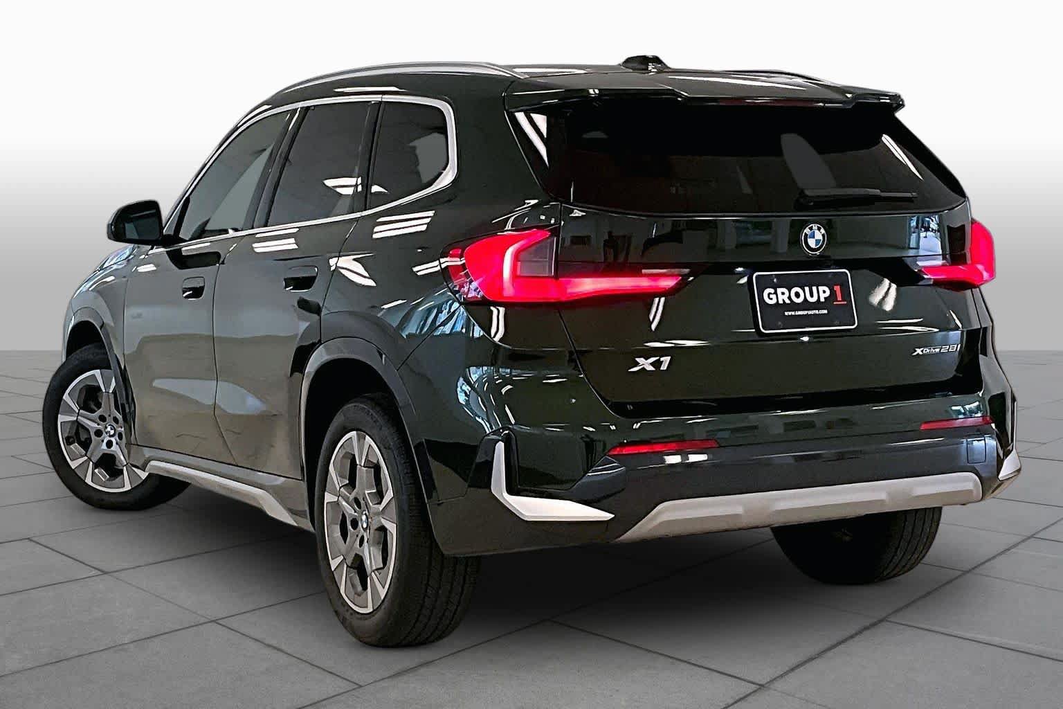 Used 2023 BMW X1 xDrive28i w/ Premium Package AWD/4WD image 11