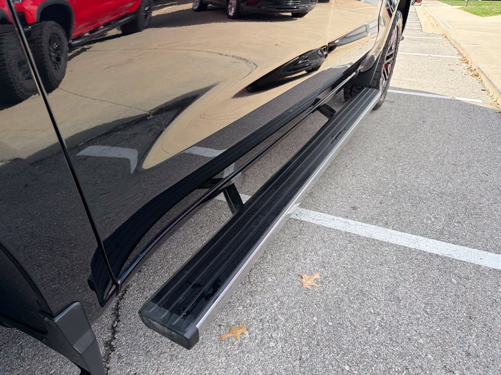 Used 2022 Chevrolet Silverado 1500 LTZ w/ LTZ Premium Package AWD/4WD image 11